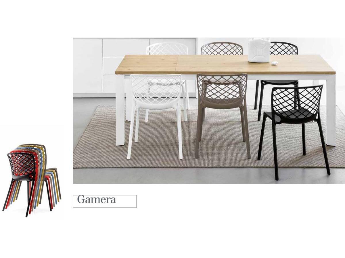 Chaise empilable